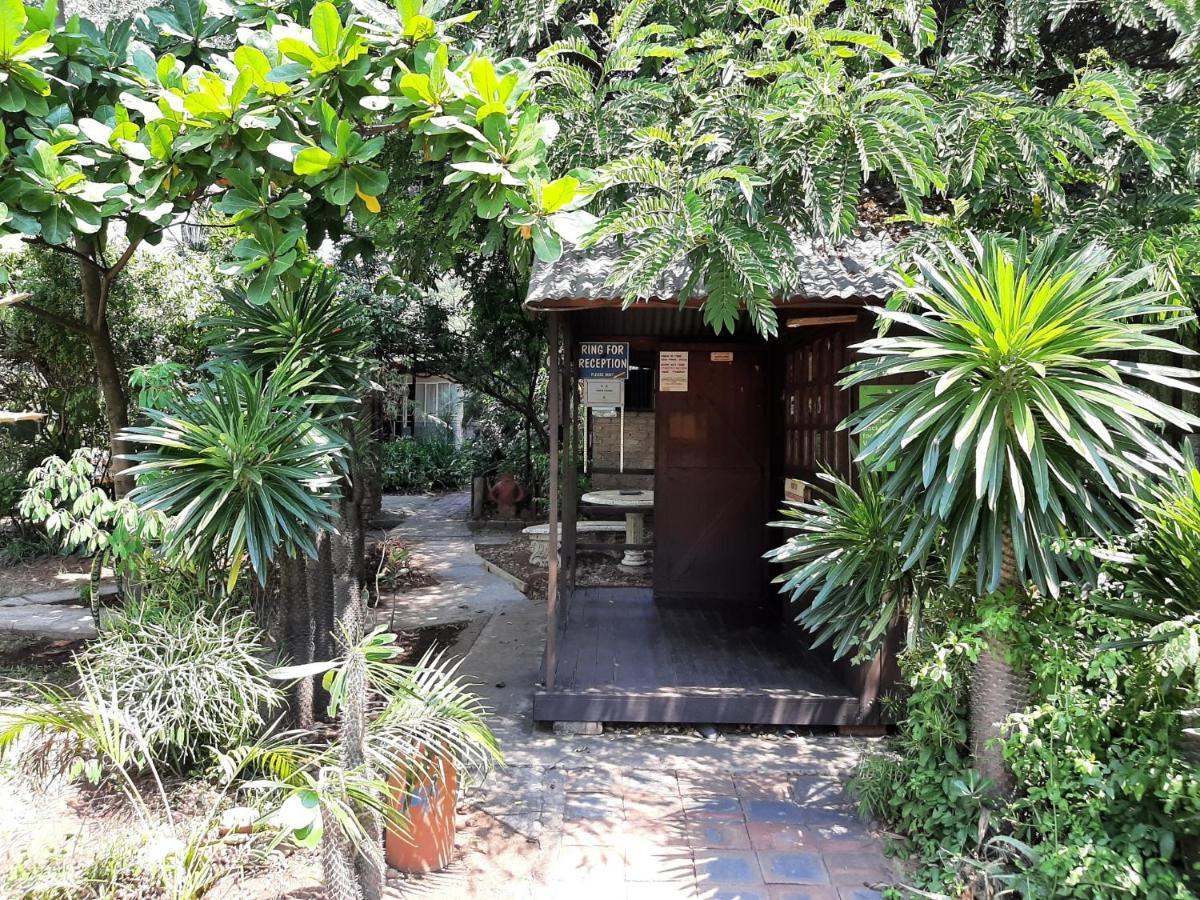 Elephant Walk Guesthouse And Back Packers ファラボルワ エクステリア 写真