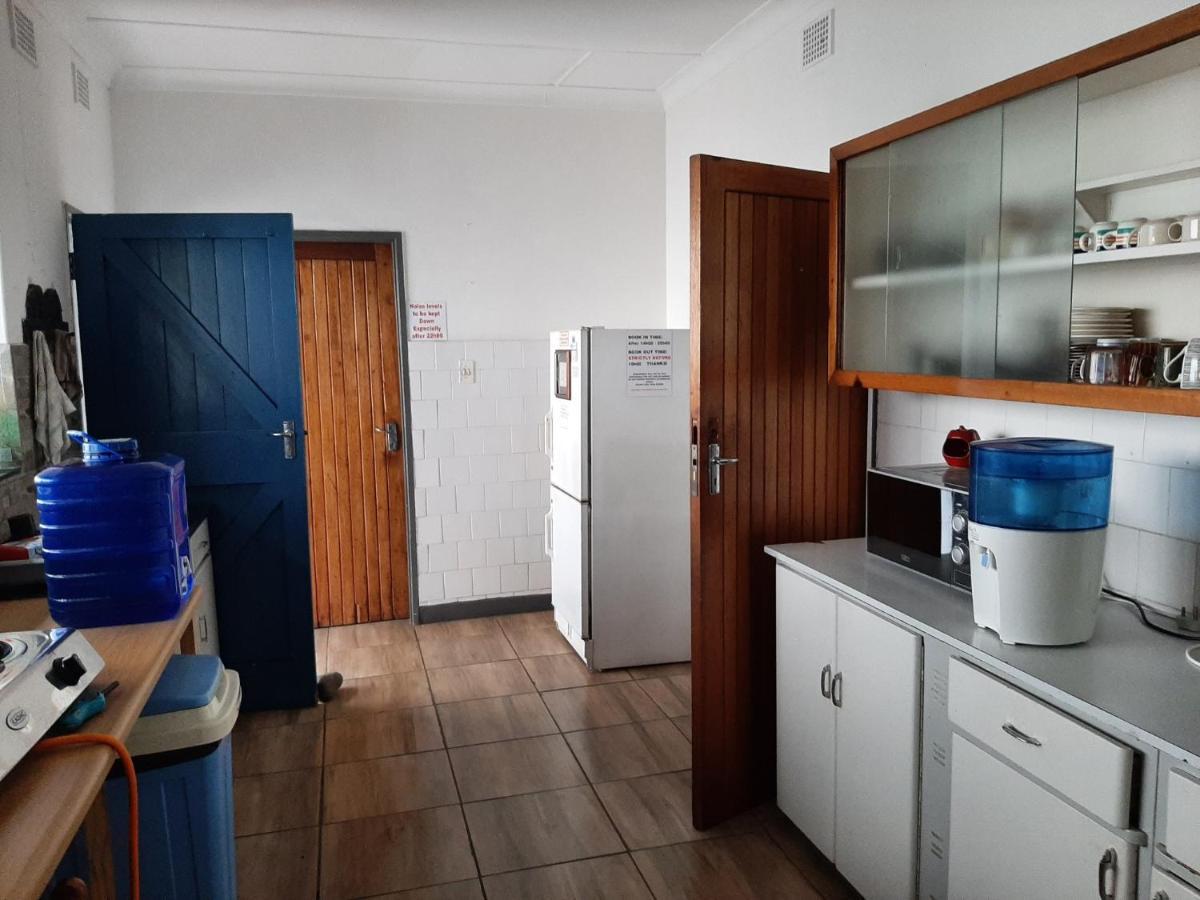 Elephant Walk Guesthouse And Back Packers ファラボルワ エクステリア 写真