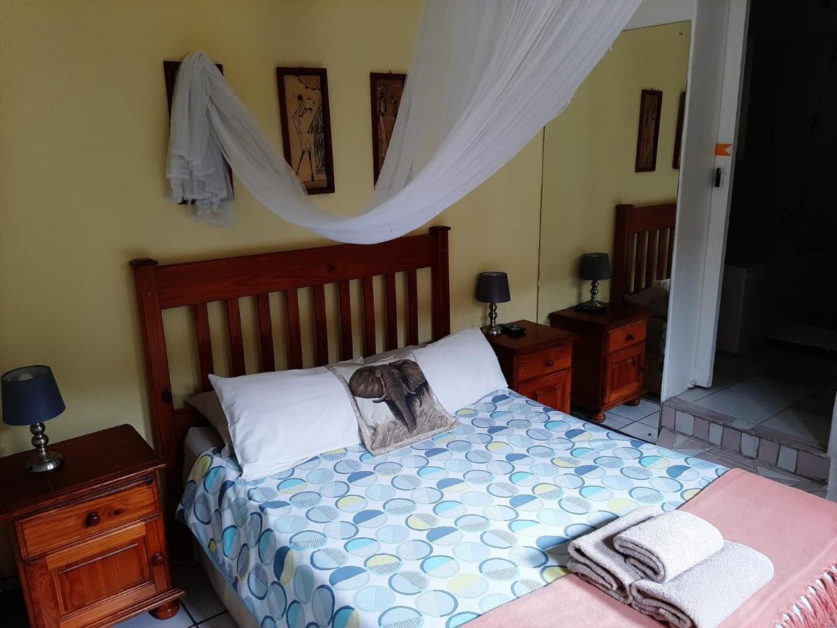 Elephant Walk Guesthouse And Back Packers ファラボルワ エクステリア 写真