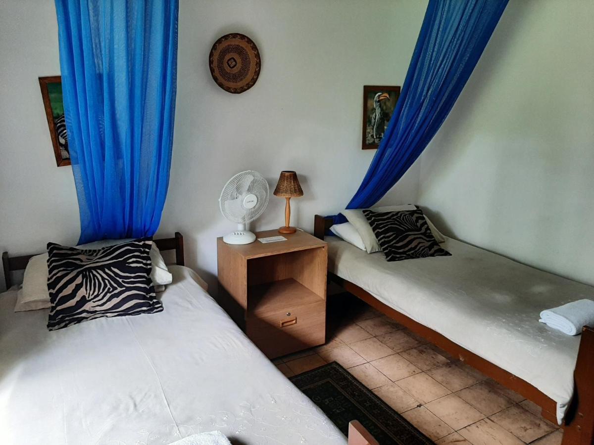 Elephant Walk Guesthouse And Back Packers ファラボルワ エクステリア 写真