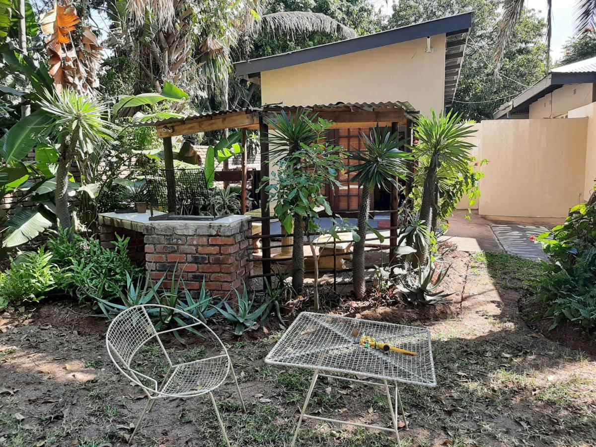 Elephant Walk Guesthouse And Back Packers ファラボルワ エクステリア 写真